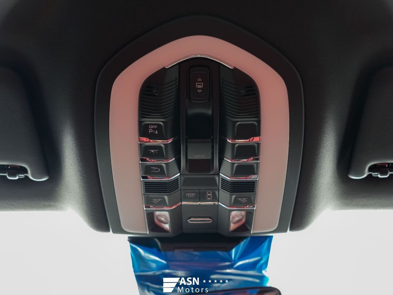 بورش ماكان Pursuing Dreams Edition 2025 2.0 Turbo (Export Price)