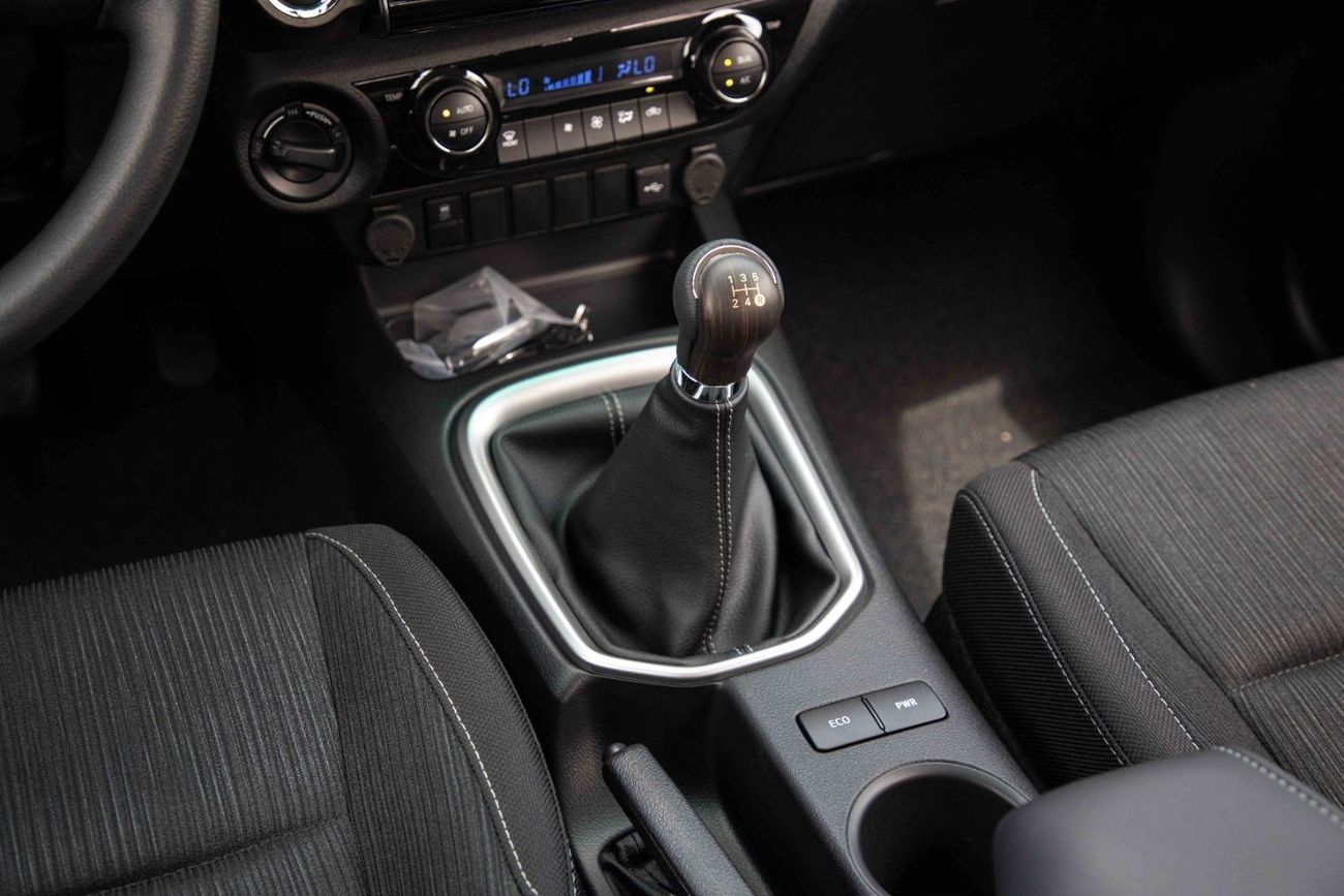 Toyota Hilux 2024 Toyota Hilux 4X4 DC 2.7 HI - Attitude Black inside Black