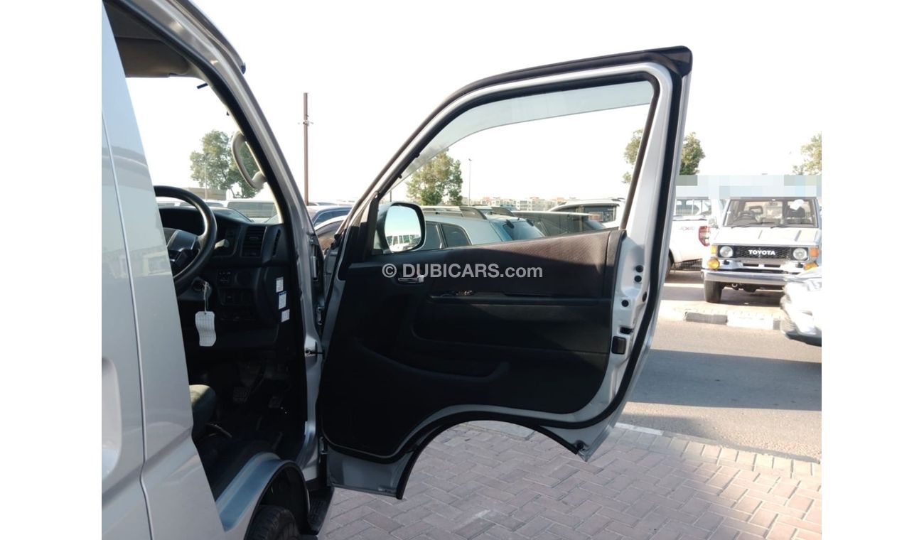 تويوتا هاياس TOYOTA HIACE VAN (SUPER GL) RIGHT HAND DRIVE(PM08776)