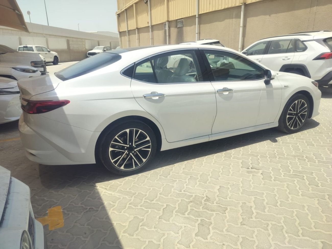تويوتا كامري Toyota Camry 2025 Twin Engine 2.5HG Premium edition