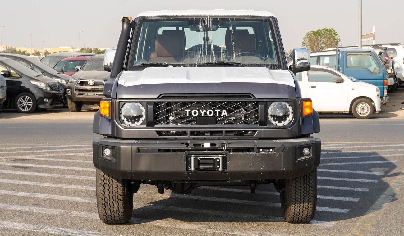 Toyota Land Cruiser Pick Up LX 4.0L V6 A/T