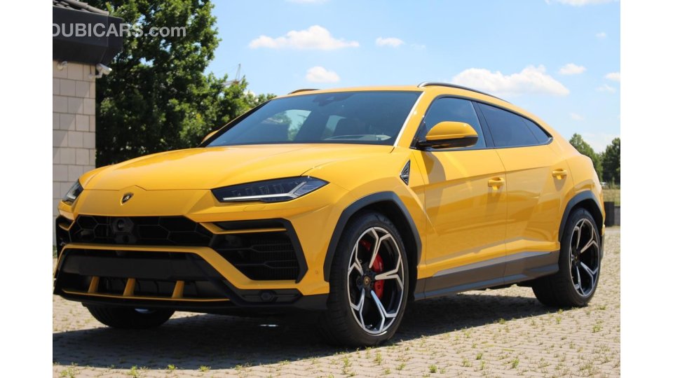Lamborghini Urus for sale AED 1 160 000 Yellow 2022