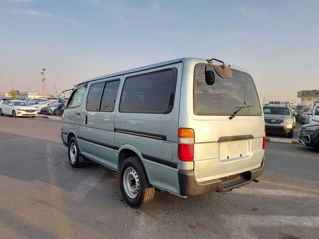 Toyota Hiace TOYOTA HIACE VAN RHD 2001 MODEL 2.0 L PETROL MANUAL(PM04631)