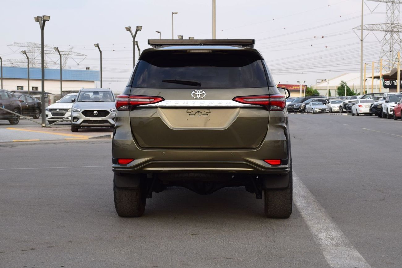 Toyota Fortuner VX2 4X4 Diesel 2.8L (Right Hand)