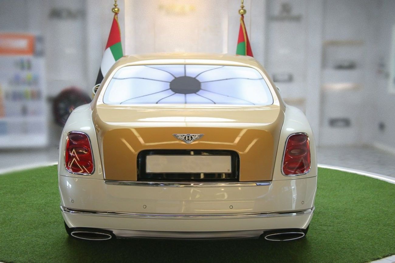 بنتلي مولسان TWIN TURBOCHARGED 6.75L V8 AGENCY SERVICED  NO ACCIDENT