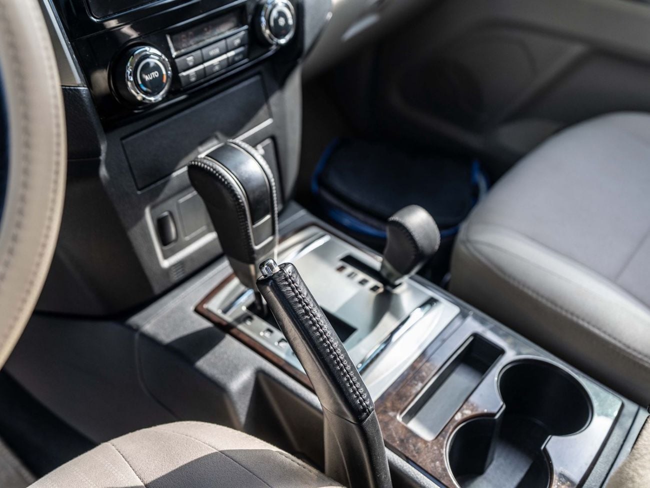 Mitsubishi Pajero GLS H/L GOLD