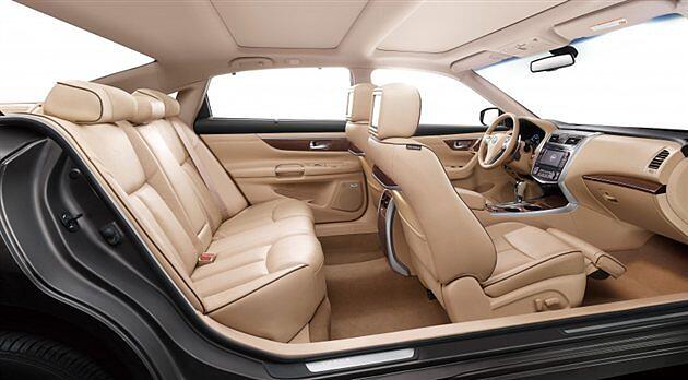 Nissan Teana interior - Seats