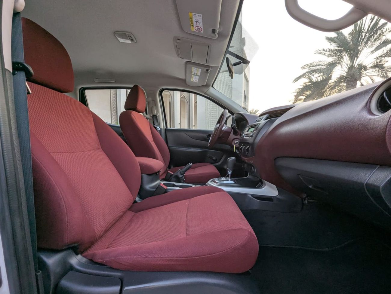 Nissan Navara Nissan navara 2022 white colour red interior automatic gear