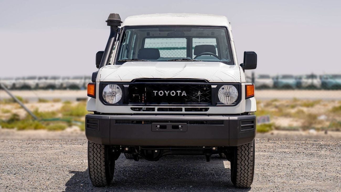 Toyota Land Cruiser 70 Lc 78 hard top 3 door AT 2.8L