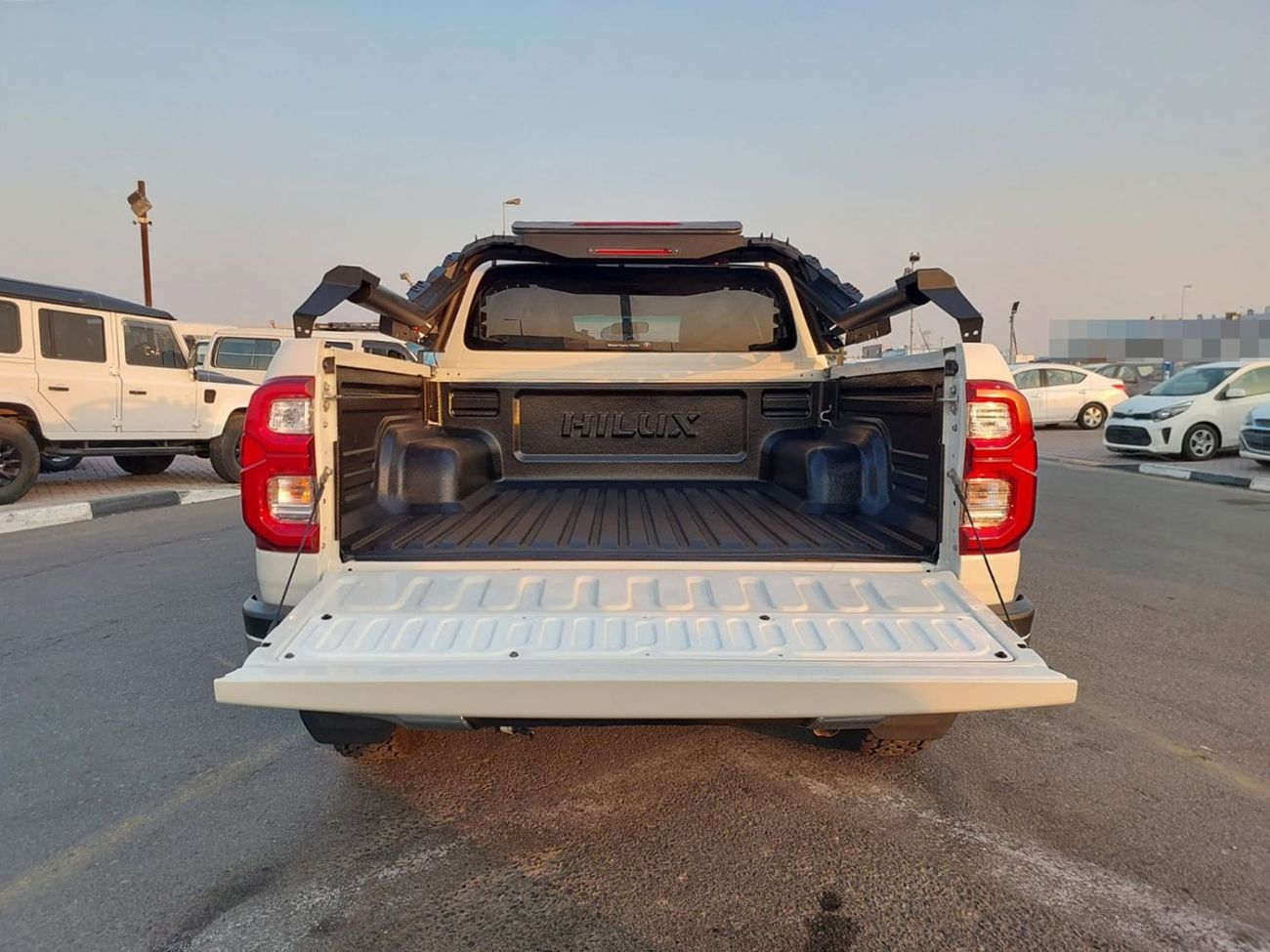 تويوتا هيلوكس TOYOTA HILUX PICKUP RHD 2018 MODEL 2.8 L DIESEL AUTOMATIC(PM29171)