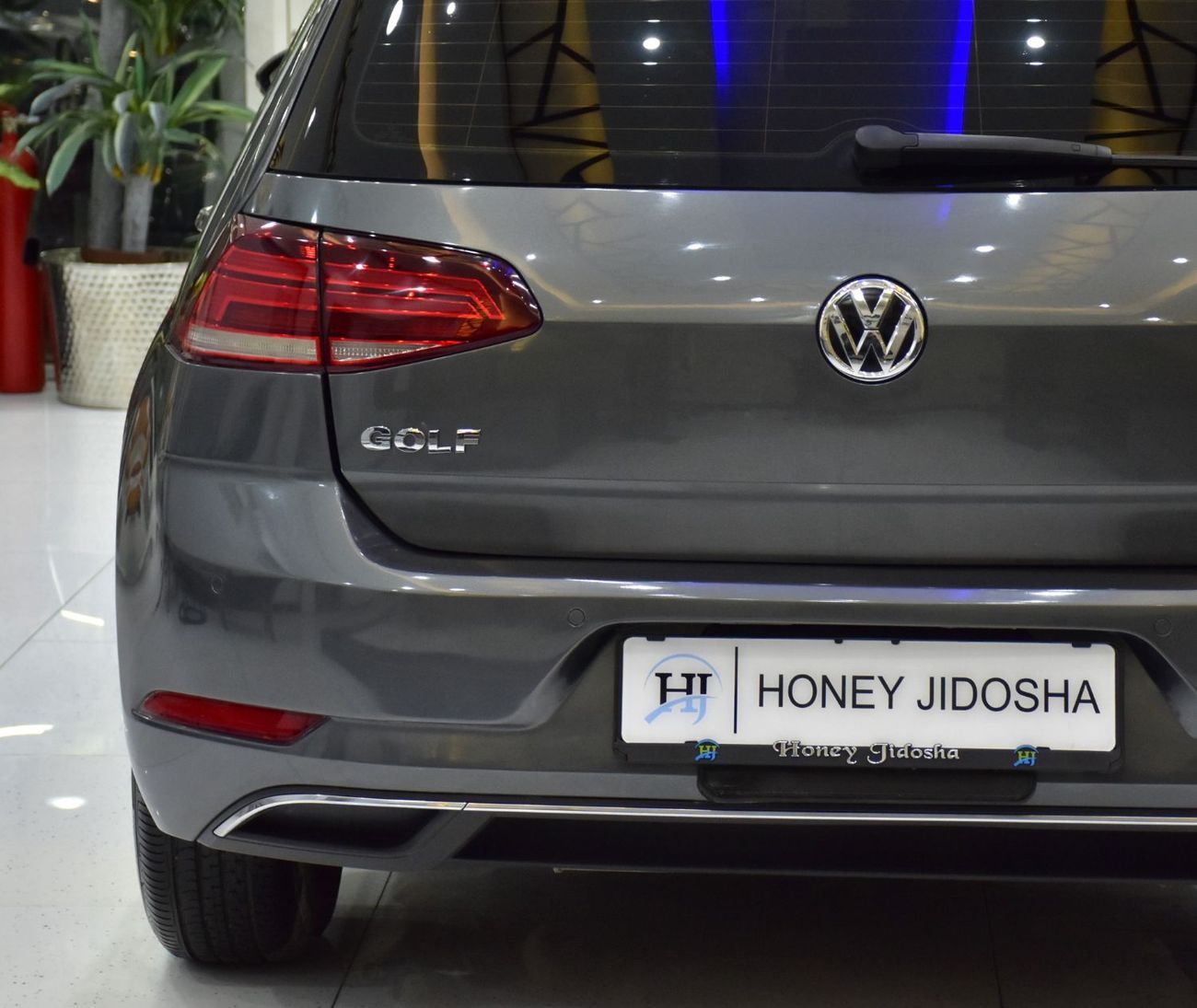 فولكس واجن جولف EXCELLENT DEAL for our Volkswagen Golf TSi ( 2018 Model ) in Grey Color GCC Specs