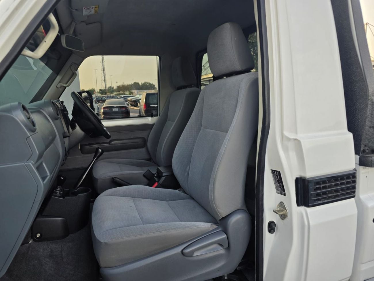 تويوتا لاند كروزر بيك آب -