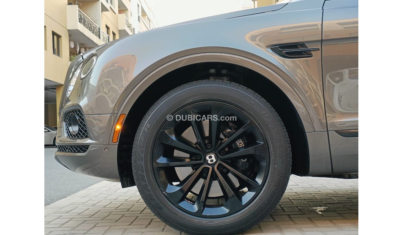 Bentley Bentayga Signature Edition, Canadian Specs, Clean Title  (LOT # 19002)