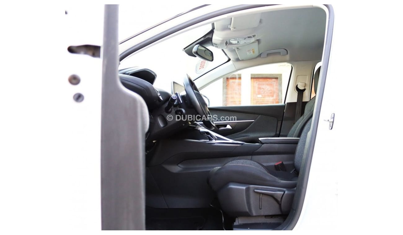 Peugeot 3008 Active Peugeot 3008 GCC 2020 in excellent condition