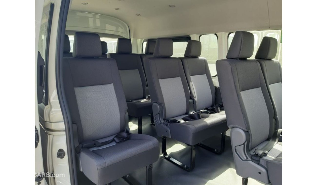 Toyota Hiace 13 seats