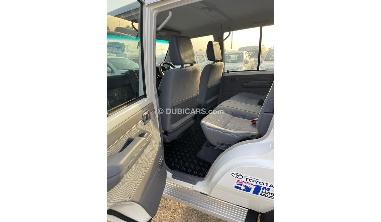 Toyota Land Cruiser Pick Up