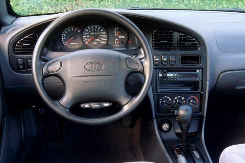 Kia Sephia exterior - Cockpit