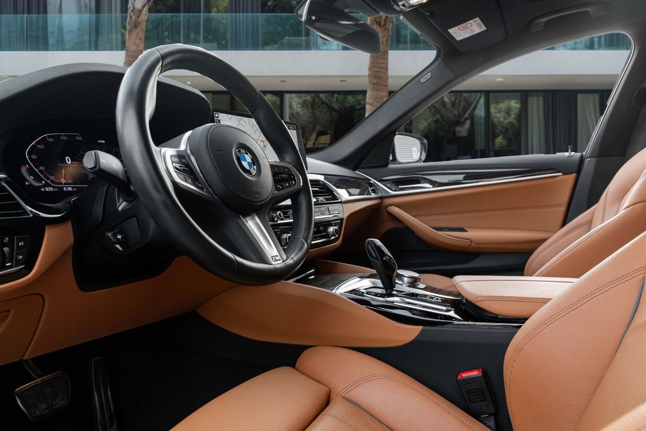 بي أم دبليو 520i M-Kit | 3,329 P.M  | 0% Downpayment | Agency Warranty!