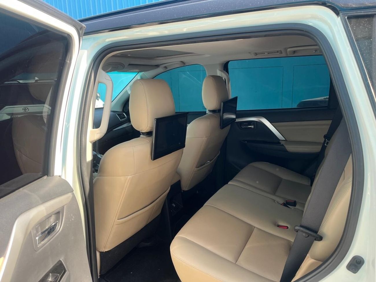 ميتسوبيشي مونتيرو سبورت GLS Premium 3.0L (7 Seater)