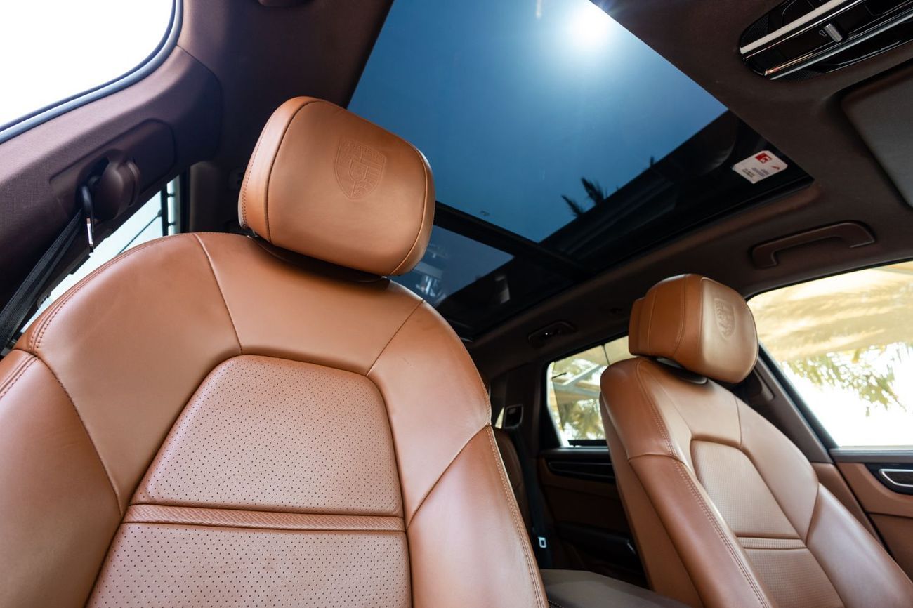 Porsche Cayenne Std 3.0L (340 HP)