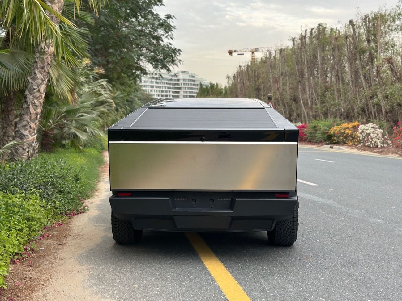 Tesla Cybertruck FOUNDATION SERIES AWD 2025 | 845 HP | Triple Motor AWD | Limited Editio