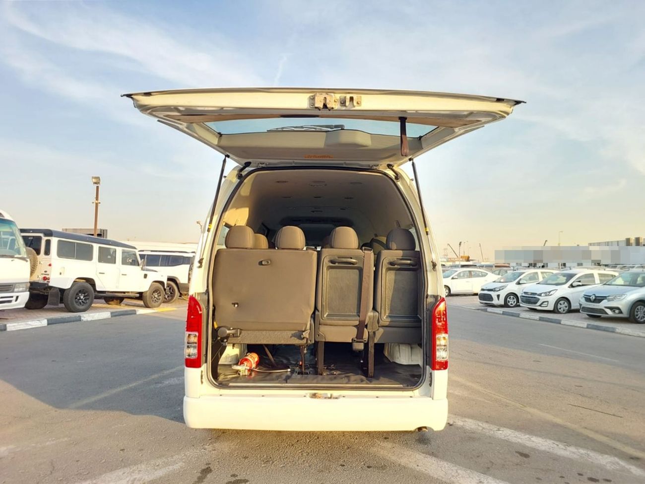 تويوتا هاياس TOYOTA HIACE COMMUTER VAN RHD 2019 MODEL 3.0 L DIESEL AUTOMATIC(PM38974)