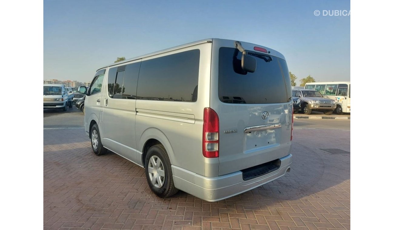 Toyota Hiace TOYOTA HIACE VAN RIGHT HAND DRIVE (PM1638)