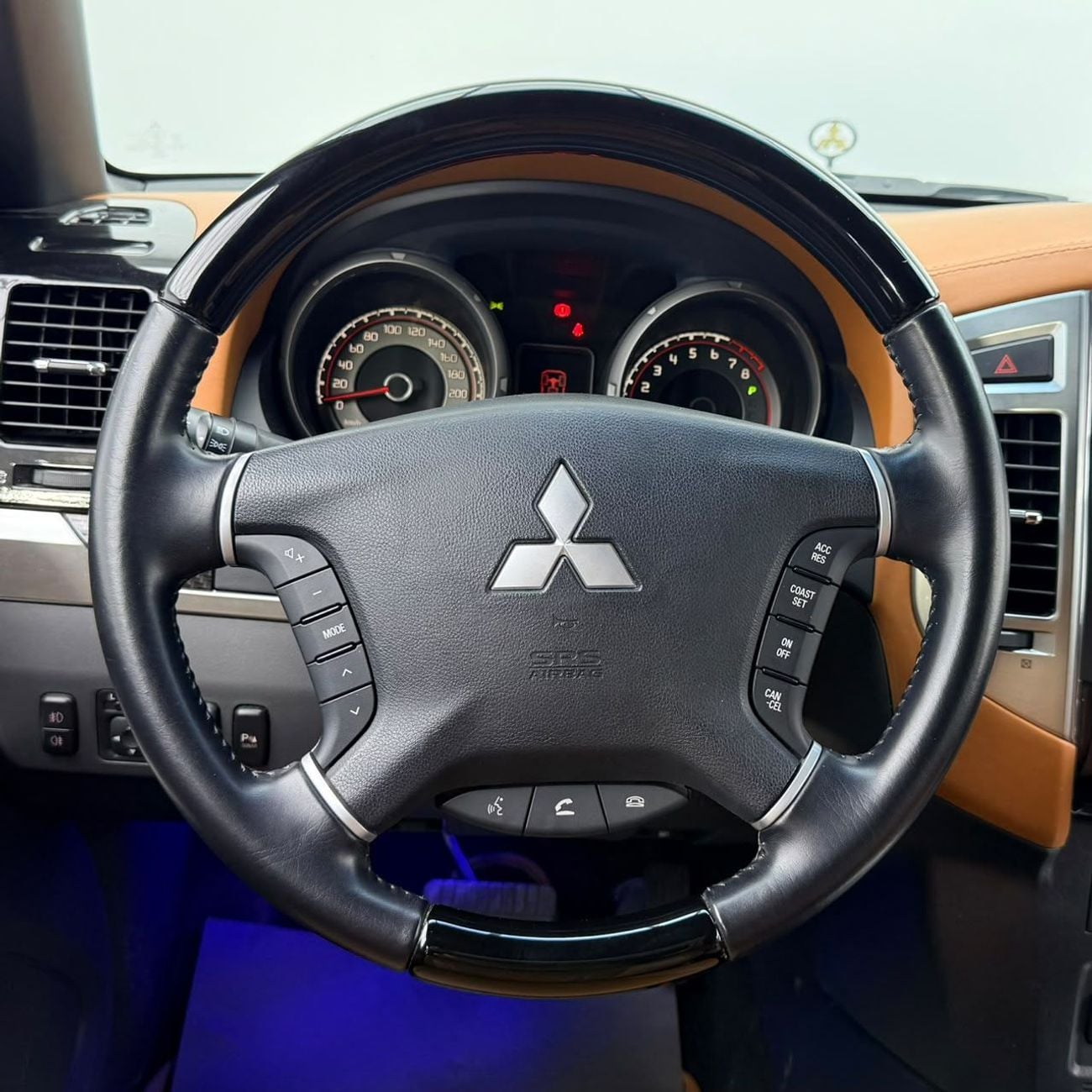 Mitsubishi Pajero GLS H/L SIGNATURE EDI 2020 Mitsubishi Pajero Signature Edition, Warranty, Full Service History, Low Km, Fully Loaded, GCC