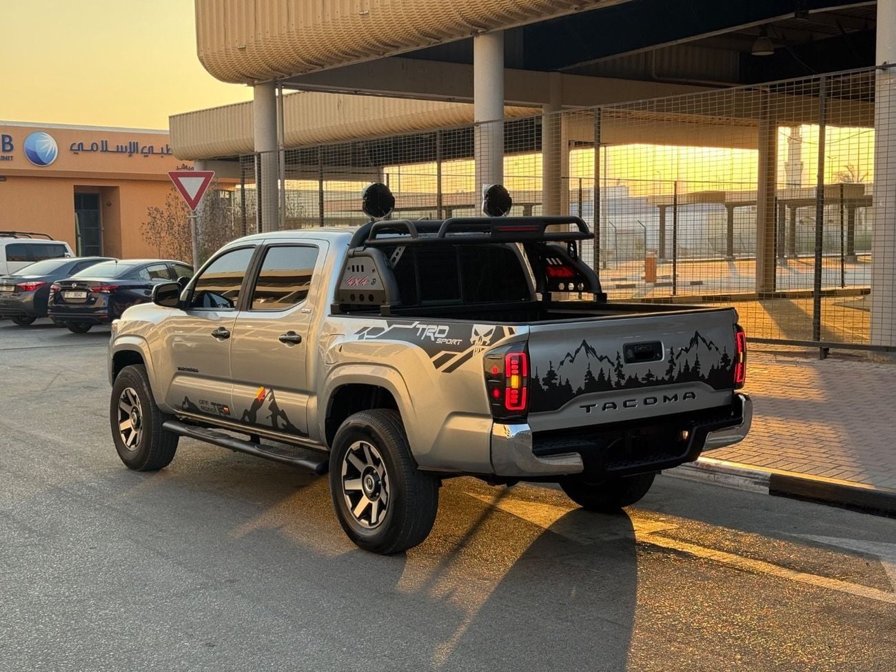 Toyota Tacoma SR5 (NON GCC) 2019 TRD SPORT 2.7 MID OPTION USA SPEC