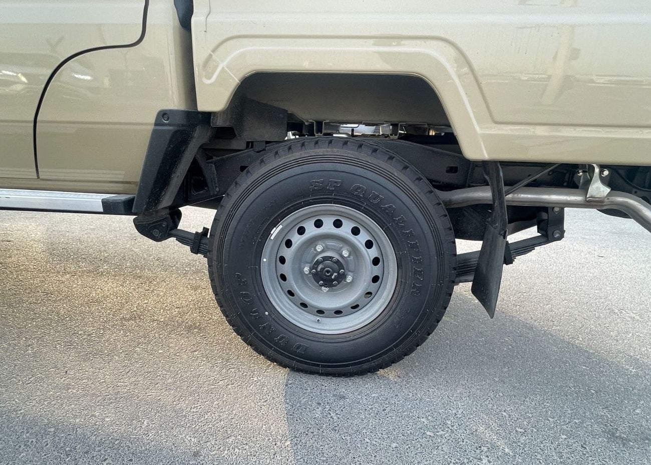 Toyota Land Cruiser Pick Up LX V6 | 4.0L Automatic Transmission