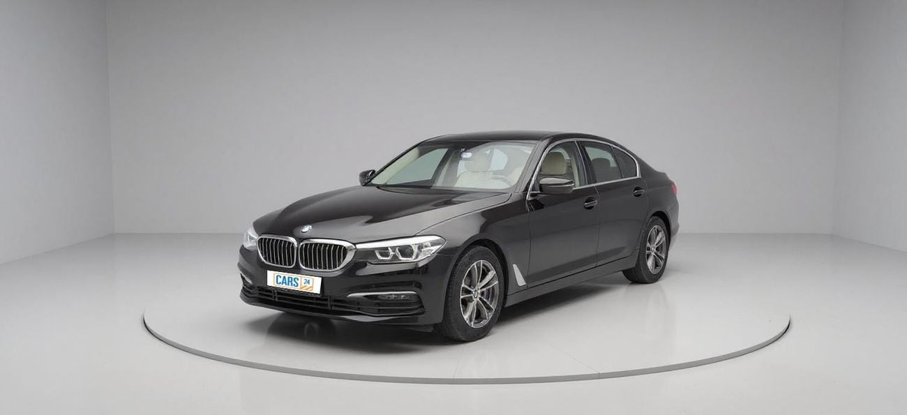 بي أم دبليو 520i EXCLUSIVE 2 | بدون دفعة مقدمة | اختبار القيادة في المنزل