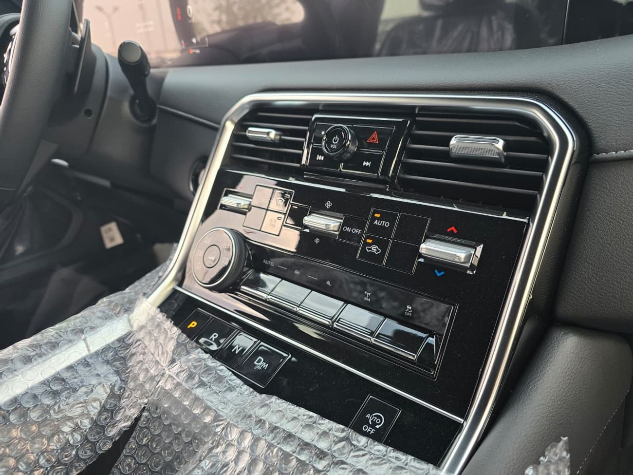 Nissan Patrol 3.8L SE PETROL A/T 7 SEATER