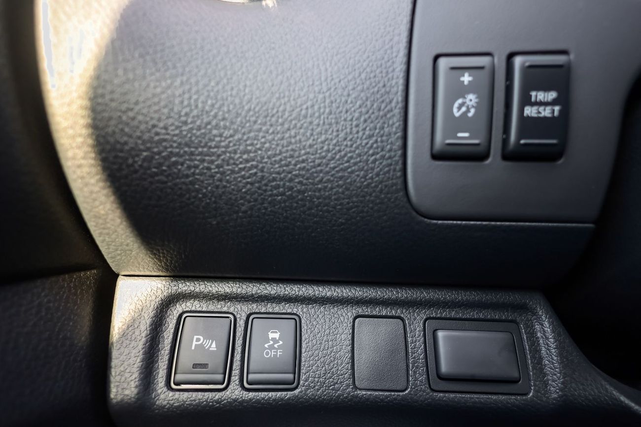 Nissan Navara 2025 LE 2.5L Petrol 4×4 MT DC Plus | Unbeatable Prices – Book Yours Now!