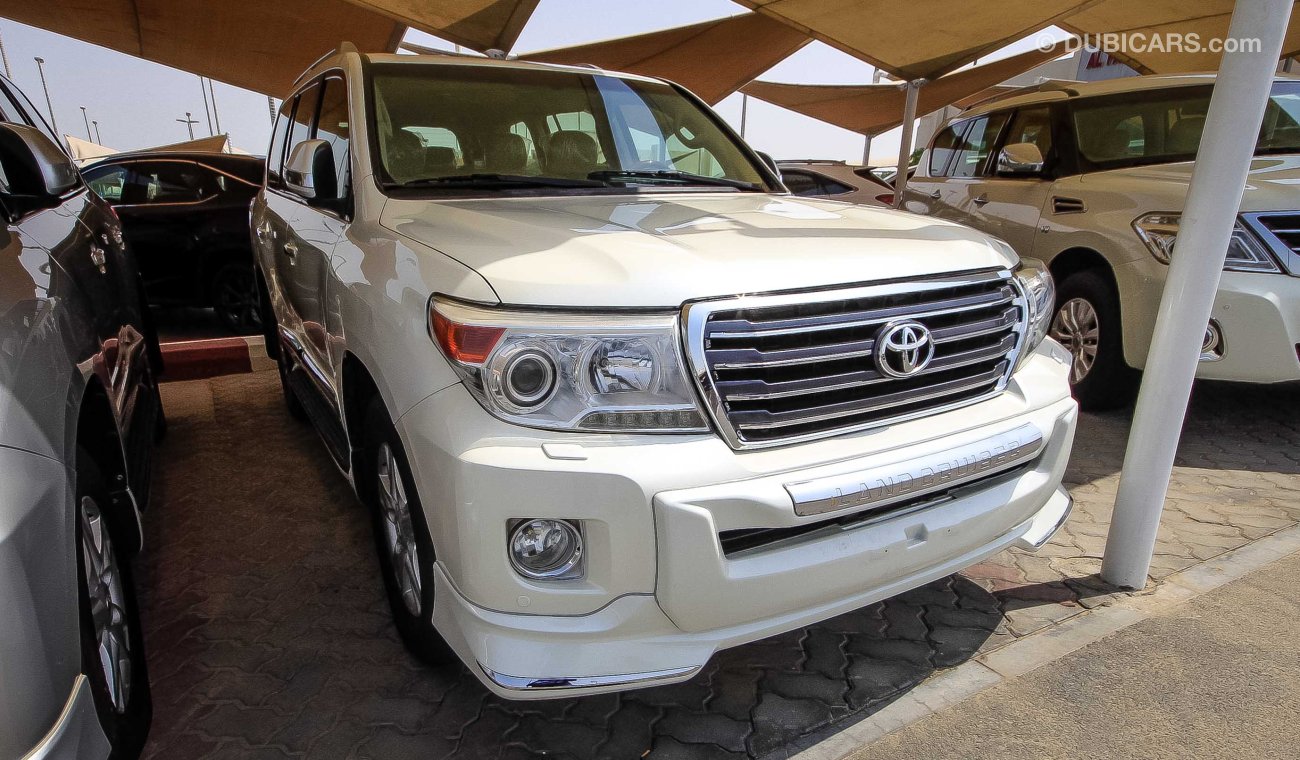 Toyota Land Cruiser GX.R V8 - Full Option - 0% Down payment