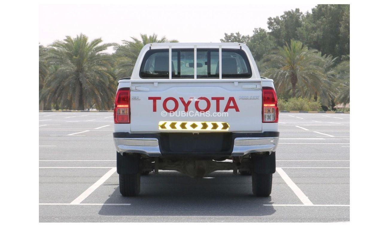 تويوتا هيلوكس GL GL 2016 | TOYOTA HILUX GL - 4X4 - D/C - A/T 2.7L  - PETROL - WITH GCC SPECS AND EXCELLENT CONDITI