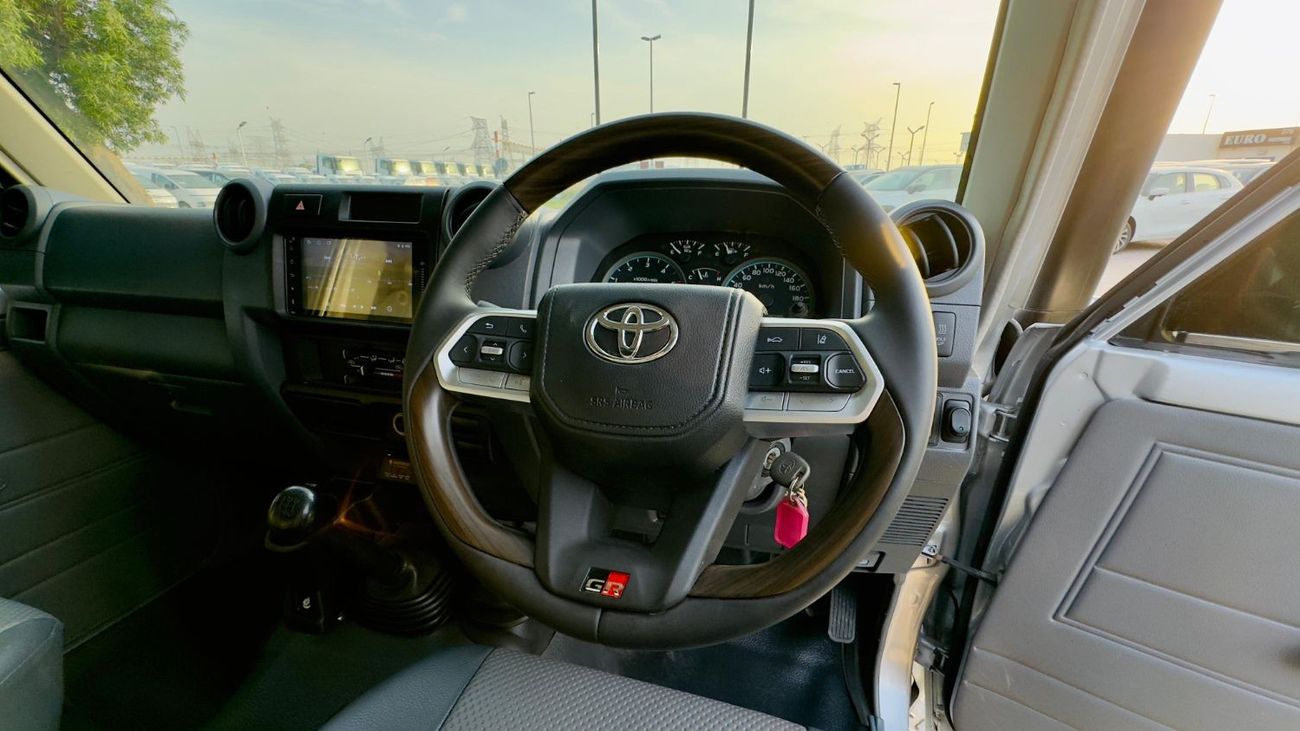 تويوتا لاند كروزر بيك آب AFTER MARKET MODIFIED | 4.5L DIESEL ENGINE | SINGLE CABIN | RHD