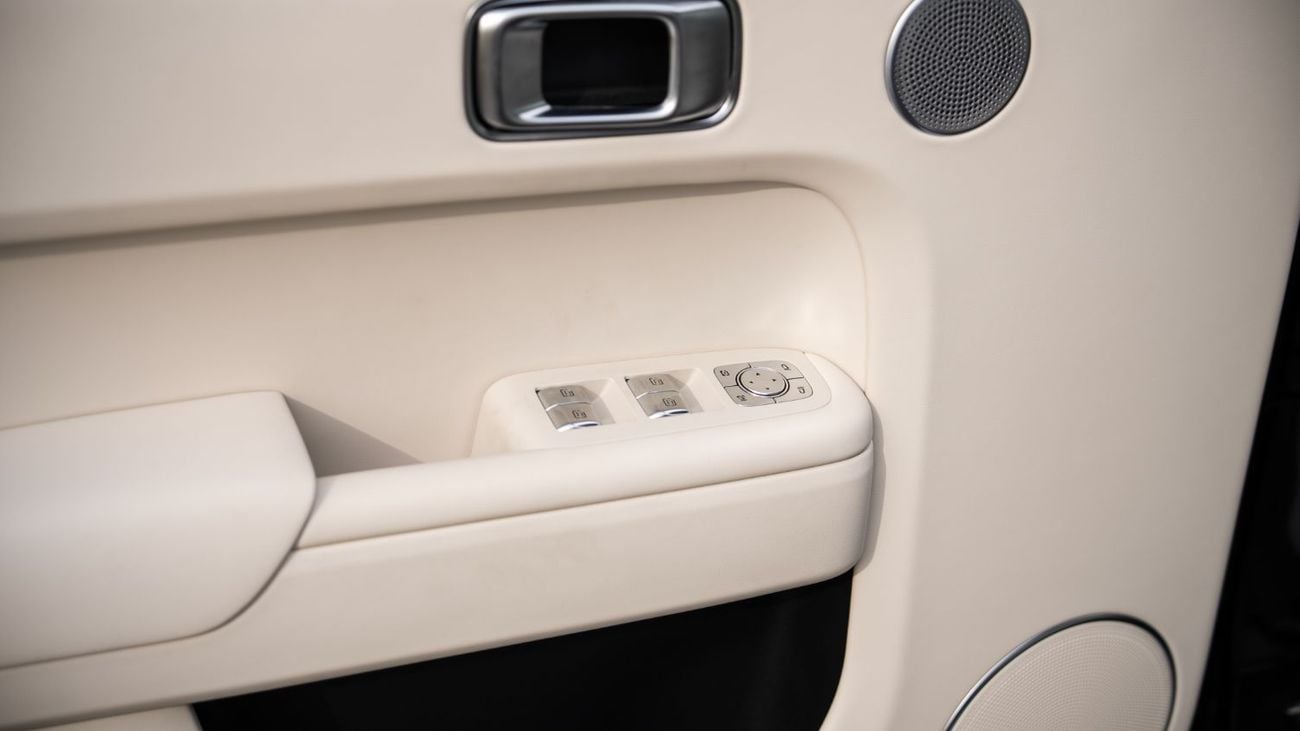 Li Auto L7 Ultra 1.5L - Black Inside Black & White | Export Only