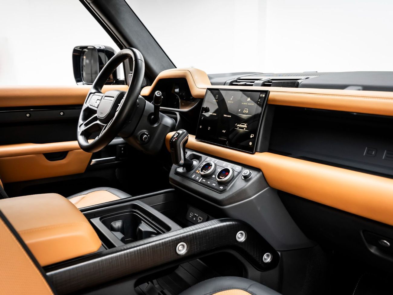 لاند روفر ديفندر P400 110 X 3.0L (5 Seater)