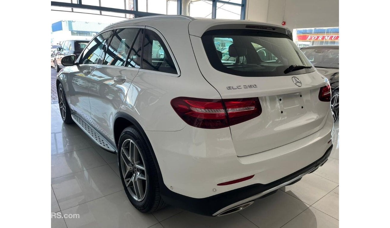 Mercedes-Benz GLC 250 2018 GLC 250 gcc first  owner with services  history  1 year warranty