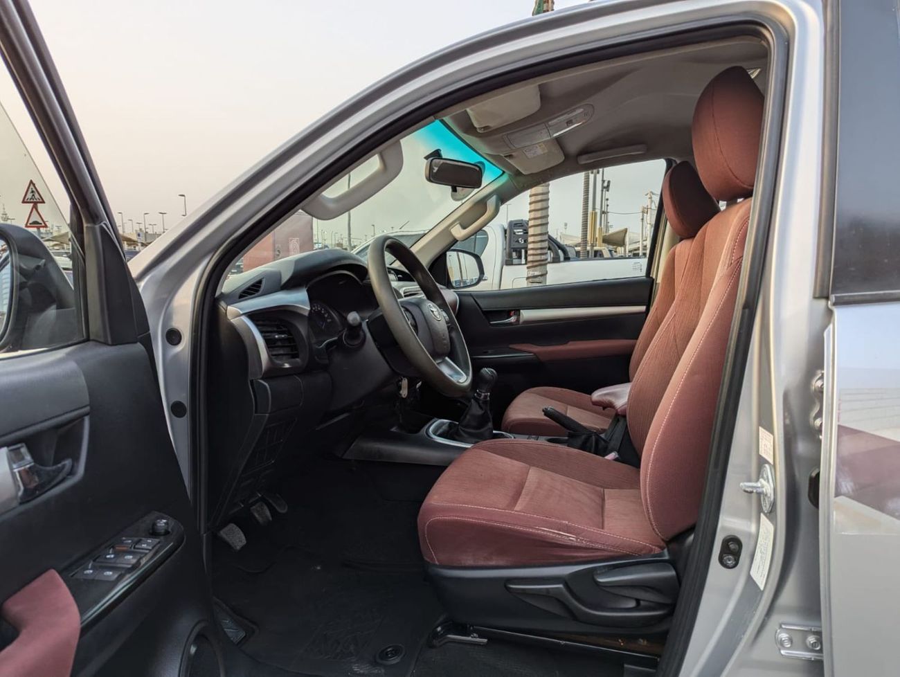 تويوتا هيلوكس 2016 Toyota Hilux SR (AN120), 4dr Double Cab Utility, 2.7L 4cyl Petrol, Manual, Four Wheel Drive. cl