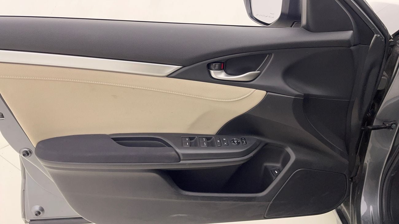 هوندا سيفيك LX 1.6 | بدون دفعة مقدمة | اختبار القيادة في المنزل