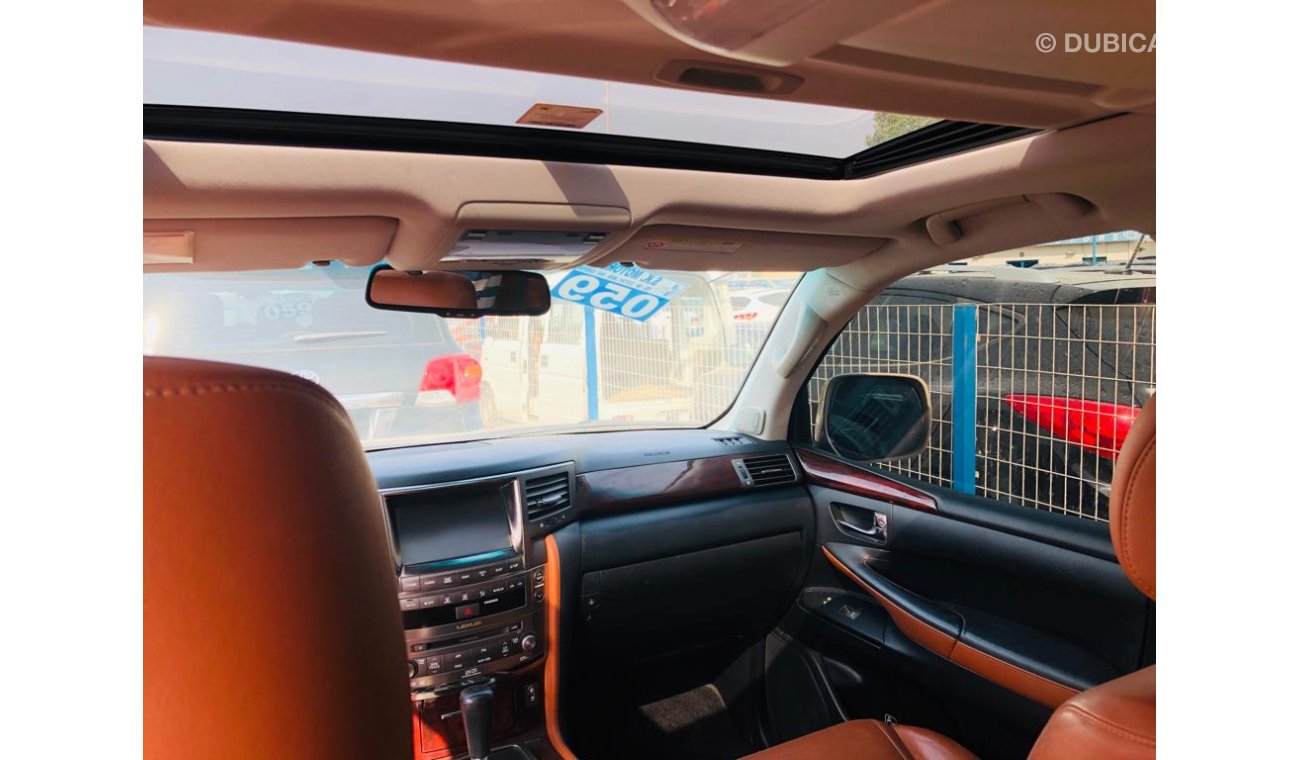 لكزس LX 570 V8   5.7L     SUNROOF,FULL OPTION