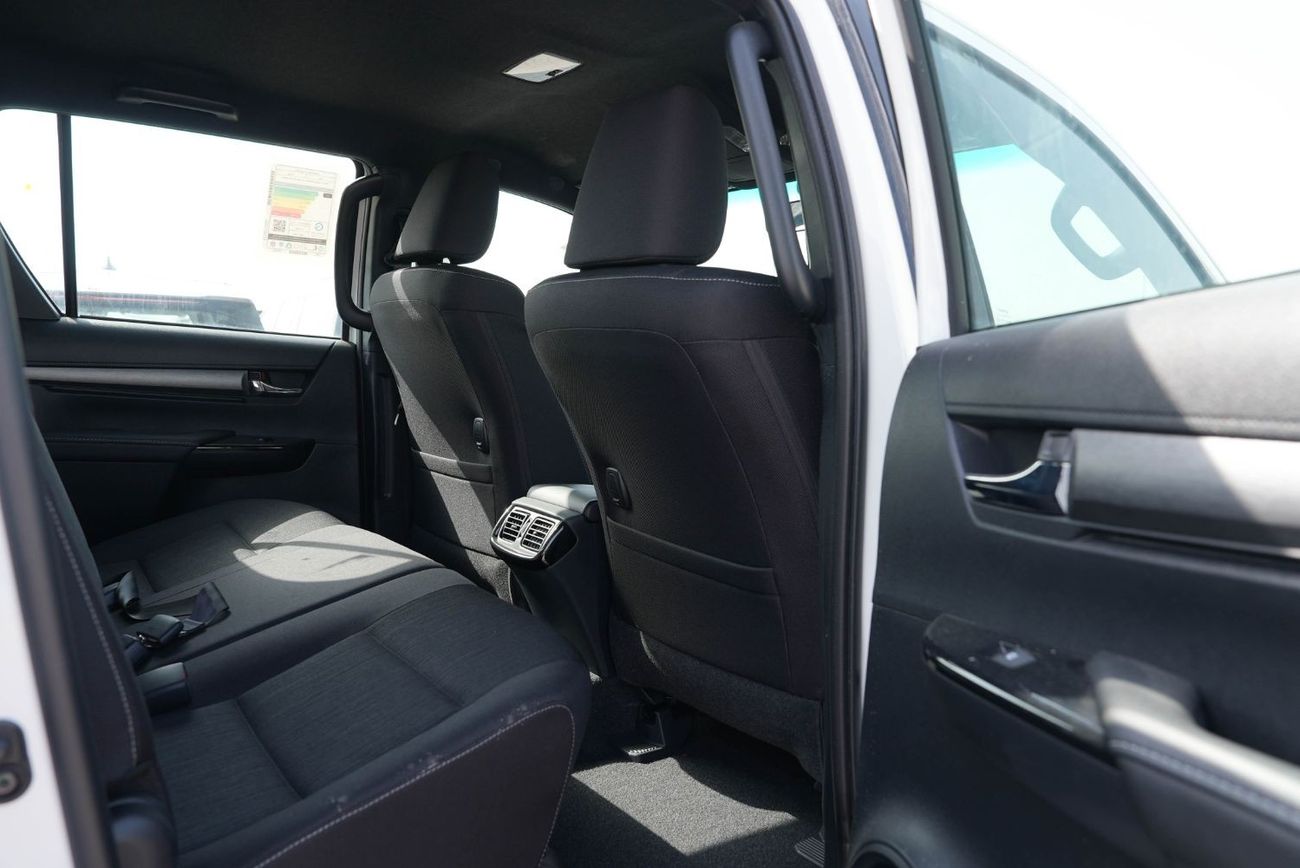 Toyota Hilux 2024 Toyota Hilux 4x4 DC 2.8 ADVENTURE-Z - White Pearl inside Black | Export Only