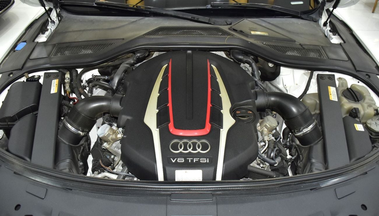 أودي S8 EXCELLENT DEAL for our Audi S8 TFSi ( 2013 Model ) in White Color Korean Specs
