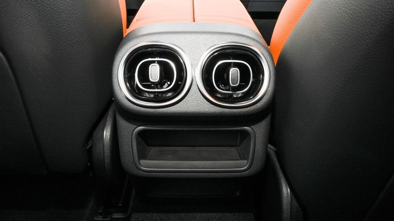 مرسيدس بنز GLC 200 Mercedes GLC 200 Coupe | 360 Degree Cameras | 4Matic | 2024