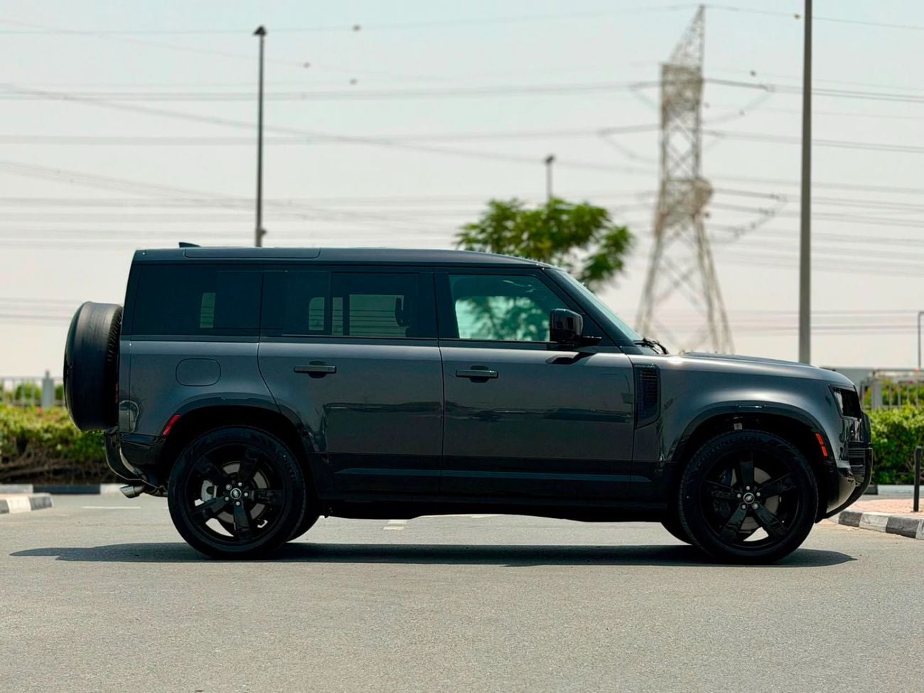 Land Rover Defender P500 X-DYNAMIC SE
