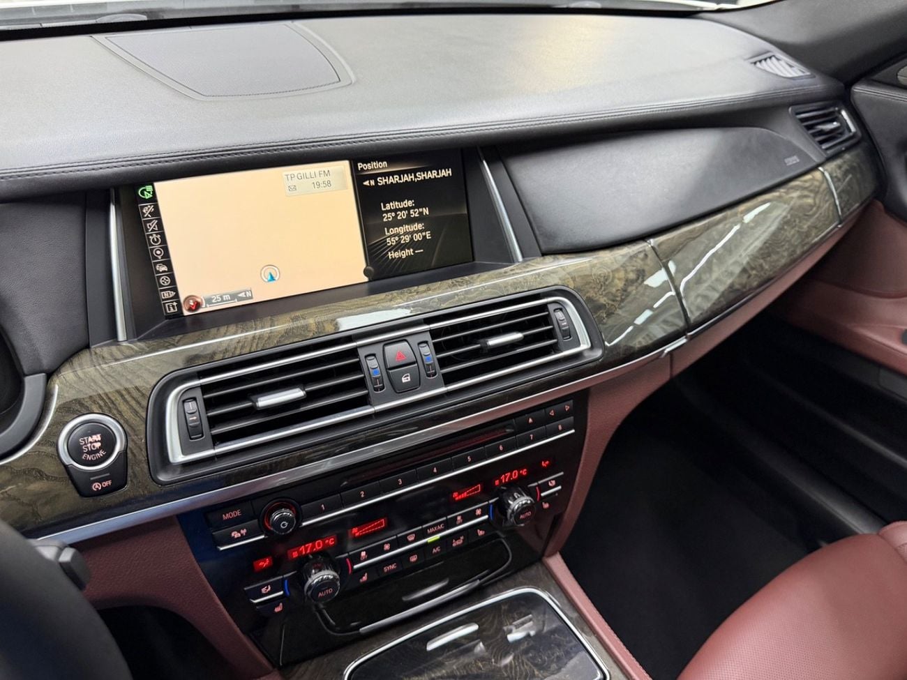 BMW 750Li Luxury 4.4L (443 HP)
