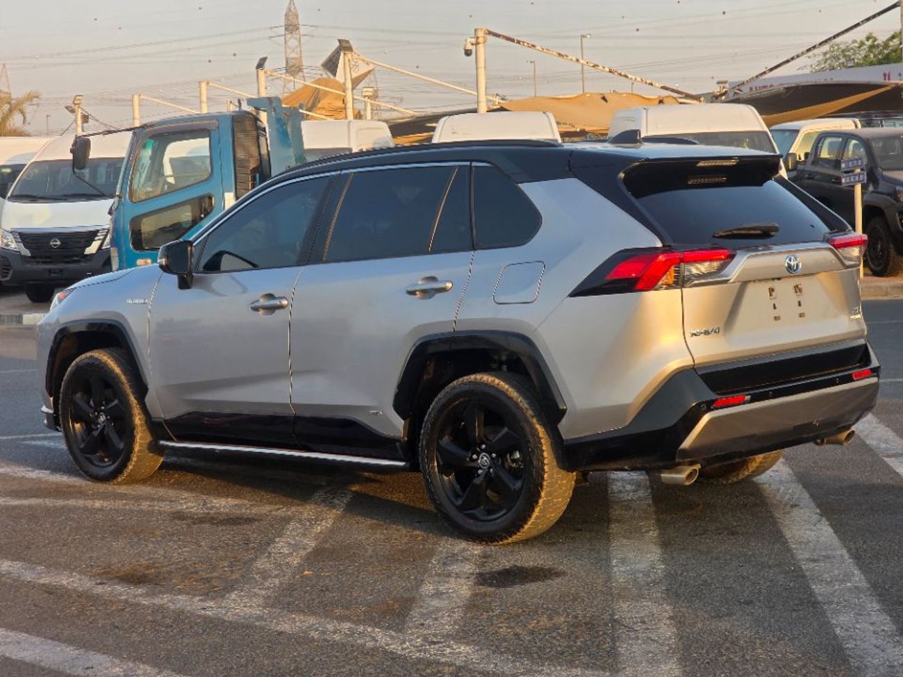 Toyota RAV4 2019 Model XSE hybrid engine Paranomic and two cameras