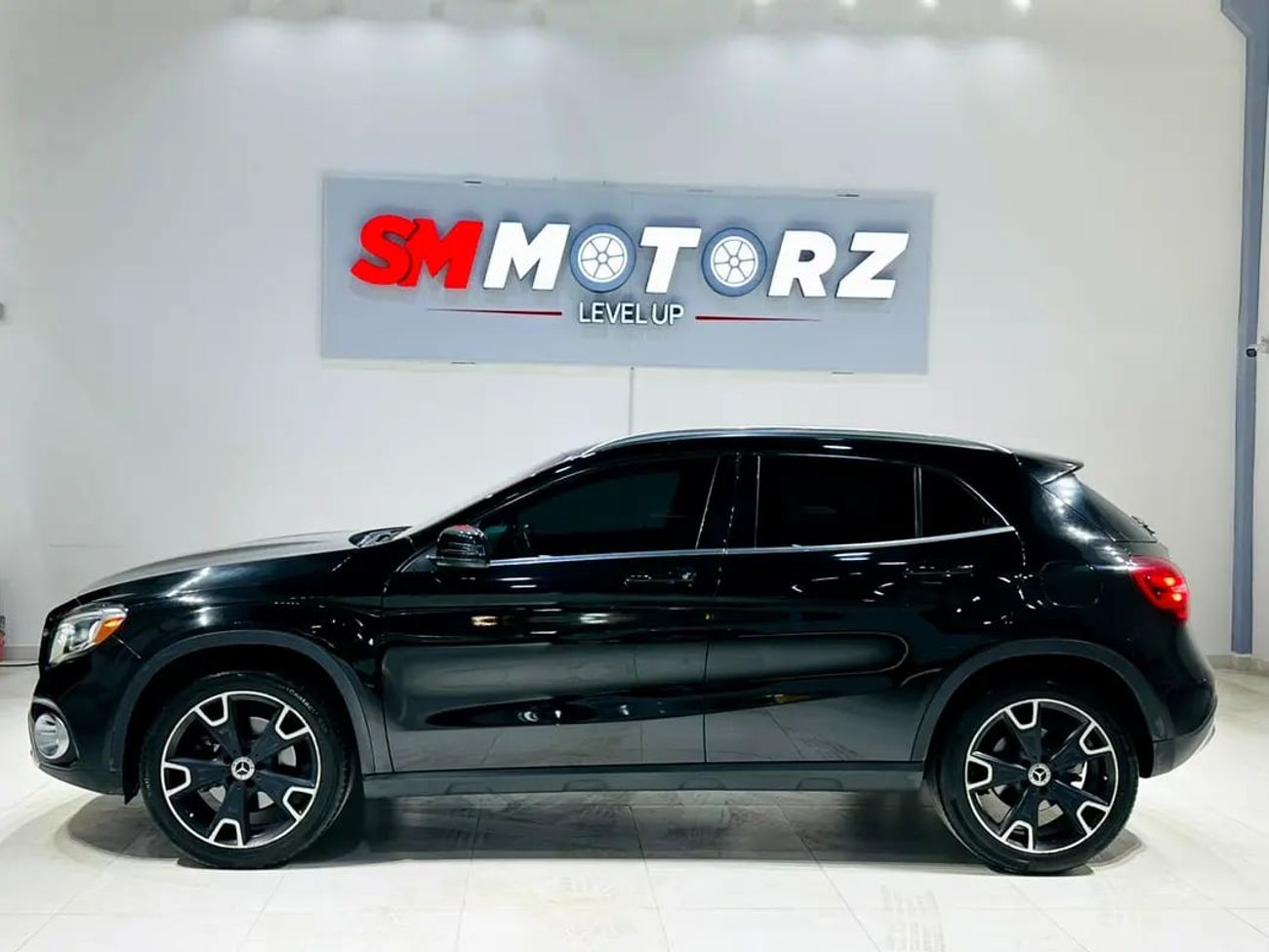 مرسيدس بنز GLA 250 Std 2.0L (208 HP)