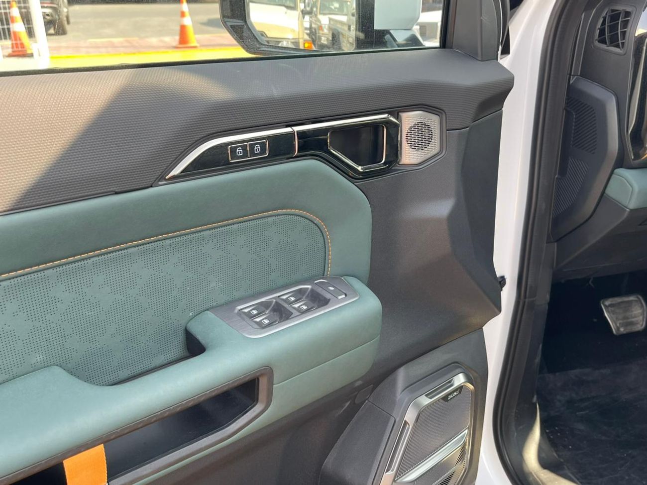 Jetour T2 Luxury Jetour T2 travel+ 2.0L PETROL 7SPEEDS FULL OPTION/ MIDDLE EAST SPECS